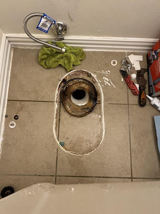 plumber-says-toilet-drain-needs-to-be-moved-new-homeowners-v0-2vy1wsll1gbb1.jpg.7451e4a8135d25add0d48e302483dbfa.jpg